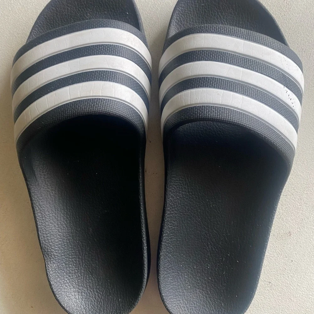 adidas chic slide